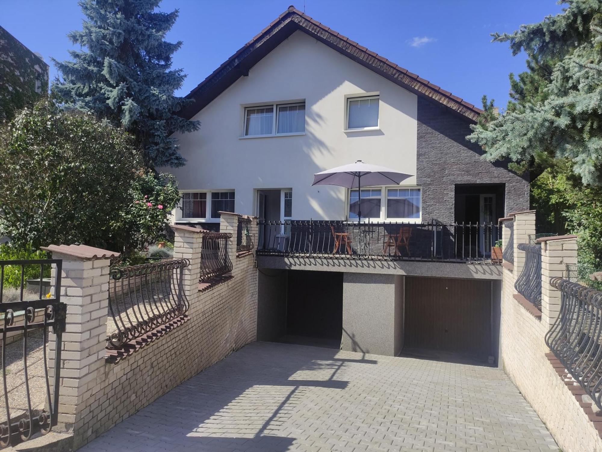Cozy Gardens Apartments In Praga Zewnętrze zdjęcie